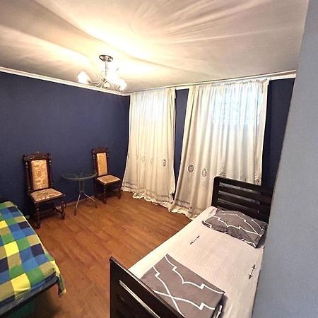 Booboo Flat In Italian Yard Apartman Tbiliszi Kültér fotó
