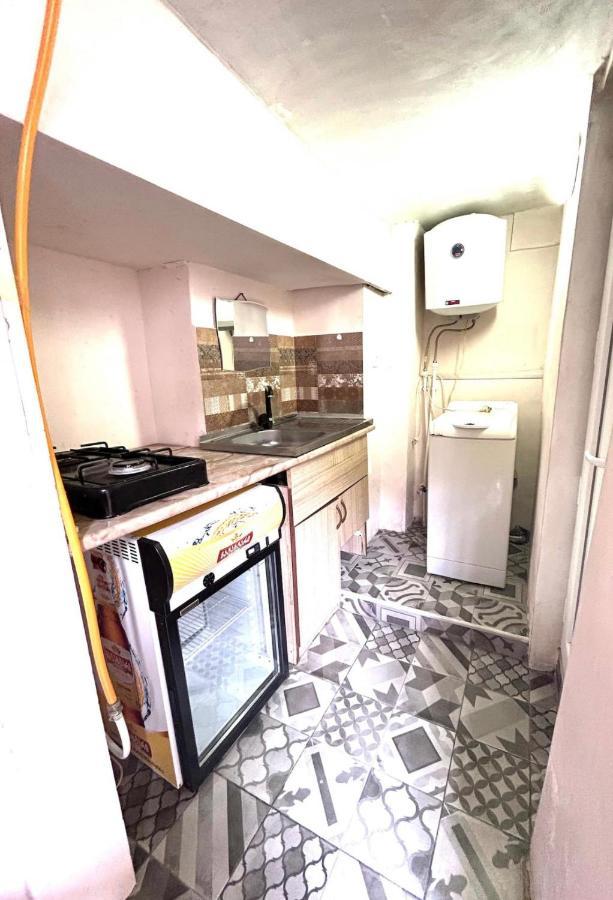 Booboo Flat In Italian Yard Apartman Tbiliszi Kültér fotó